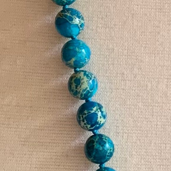 NEST - Turquoise Jasper Pendant Necklace -Like New - Picture 6 of 8